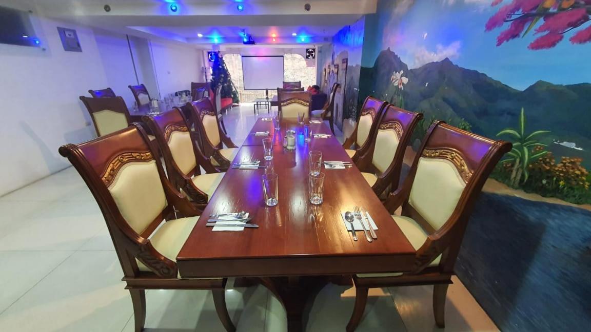 Hotel Loja Bella Екстер'єр фото